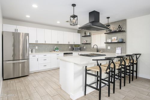 2114 W San Juan Ave, Phoenix, AZ, 85015-2332 | Card Image