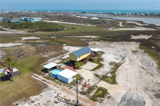 326 E 10 Th St, House other with 1 bedrooms, 2 bathrooms and null parking in Rockport TX | Image 37