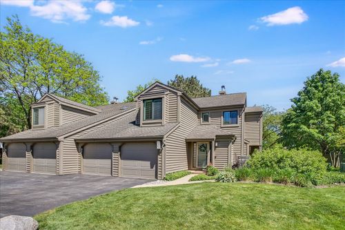 669-669 Golf Ln, Lake Barrington, IL, 60010-7330 | Card Image