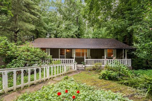 3 Shadywood Cir, Asheville, NC, 28803-2119 | Card Image