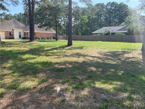000 Riverlake Dr, Covington, LA, 70435 | Card Image