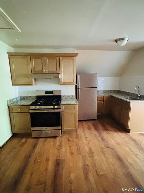 1311 Park Ave, Bridgeport, CT, 06604-3050 | Card Image