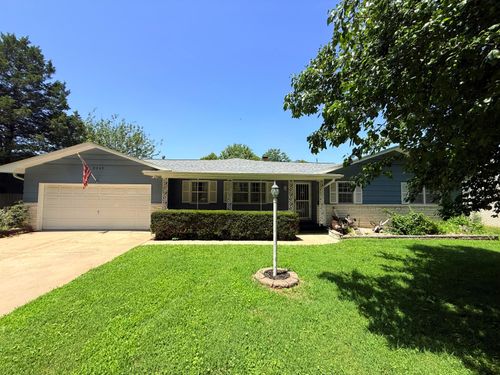 2049 S Brighton Dr, Springfield, MO, 65804-2805 | Card Image