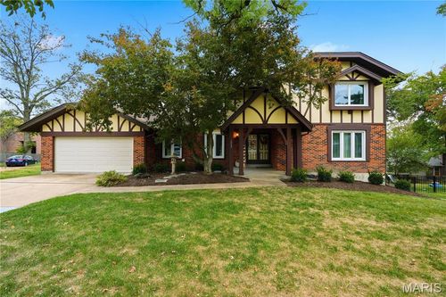 12848 Haverton Dr, Creve Coeur, MO, 63141-6237 | Card Image