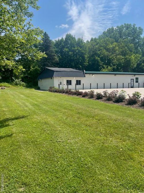 ste-100-592 E Lakeville Rd, Oxford, MI, 48371-5160 | Card Image