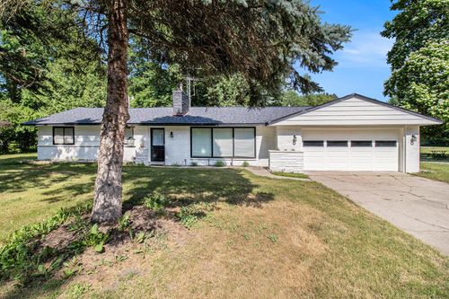 1722 N Benson Rd, Fountain, MI, 49410-9562 | Card Image