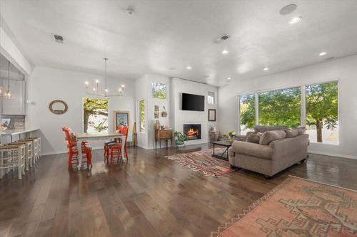 6121 Sharon Rd, Fort Worth, TX, 76116-8205 | Card Image