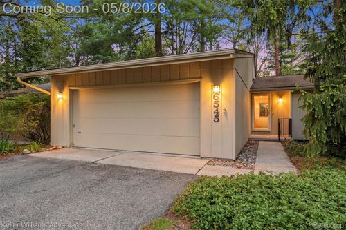 6545 Red Cedar Ln, West Bloomfield, MI, 48324-3765 | Card Image