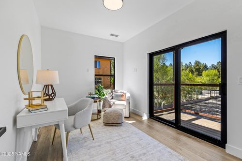 5-302 W Oak Ave, Flagstaff, AZ, 86001-1432 | Card Image