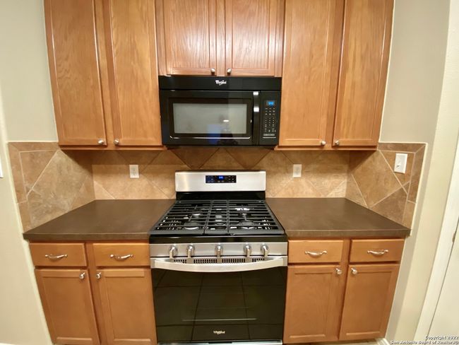 20707 Cliff Park, House other with 4 bedrooms, 2 bathrooms and null parking in San Antonio TX | Image 6