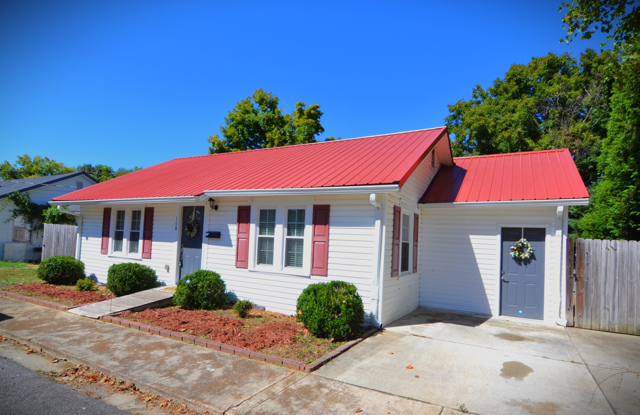 Gallaher Blvd, Lawrenceburg, TN 38464