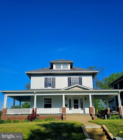 366 Boyd Ave, MARTINSBURG, WV, 25401-3420 | Card Image