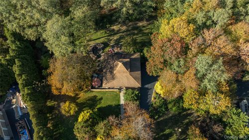 30 Long Bow, Wading River, NY, 11792-9507 | Card Image