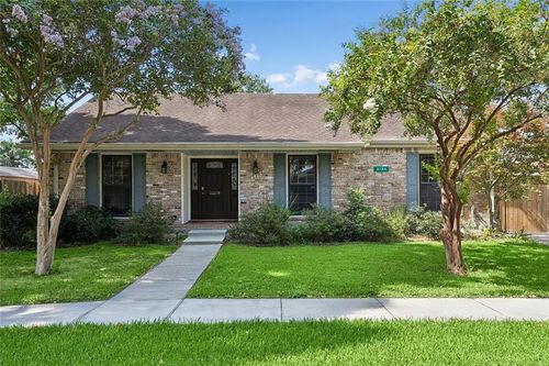 5704 Marcie St, Metairie, LA, 70003-1910 | Card Image