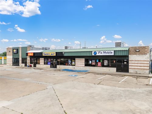 2720-2712-2720 W Division St, Arlington, TX, 76012-4805 | Card Image