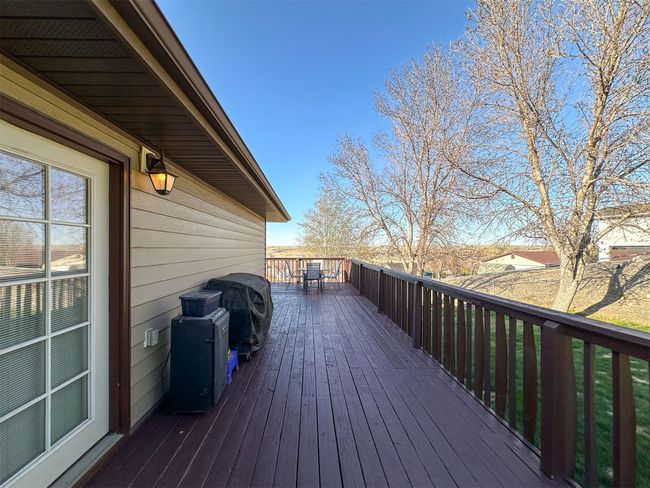 Wrap-around deck | Image 9