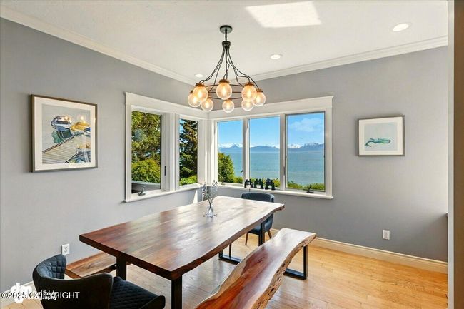 Dining | Image 12