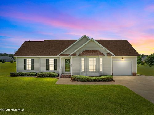 450 Arden Ridge Dr, Grimesland, NC, 27837-9168 | Card Image