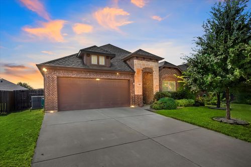 205 Carson Dr, Waxahachie, TX, 75167-0131 | Card Image