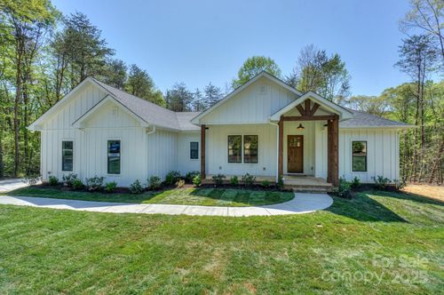 8225 Long Island Rd, Catawba, NC, 28609-8998 | Card Image