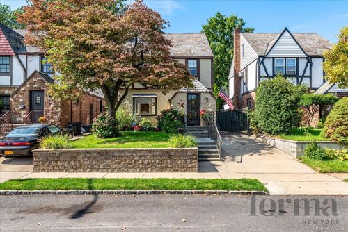 5022 Overbrook St, Little Neck, NY, 11362-1640 | Card Image