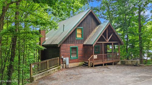 4414 Forest Vista Way, Pigeon Forge, TN, 37863-4749 | Card Image