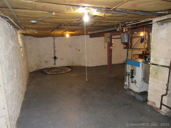 76 Porter St, House other with 2 bedrooms, 2 bathrooms and 3 parking in Bridgeport CT | Image 40
