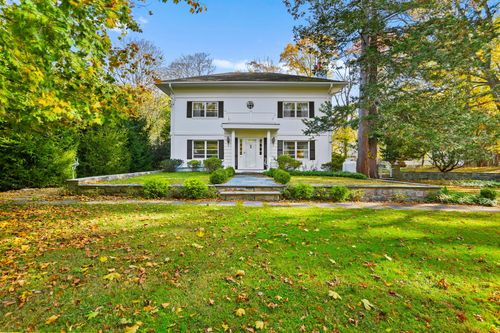 9 Edgehill Dr, Darien, CT, 06820-6213 | Card Image