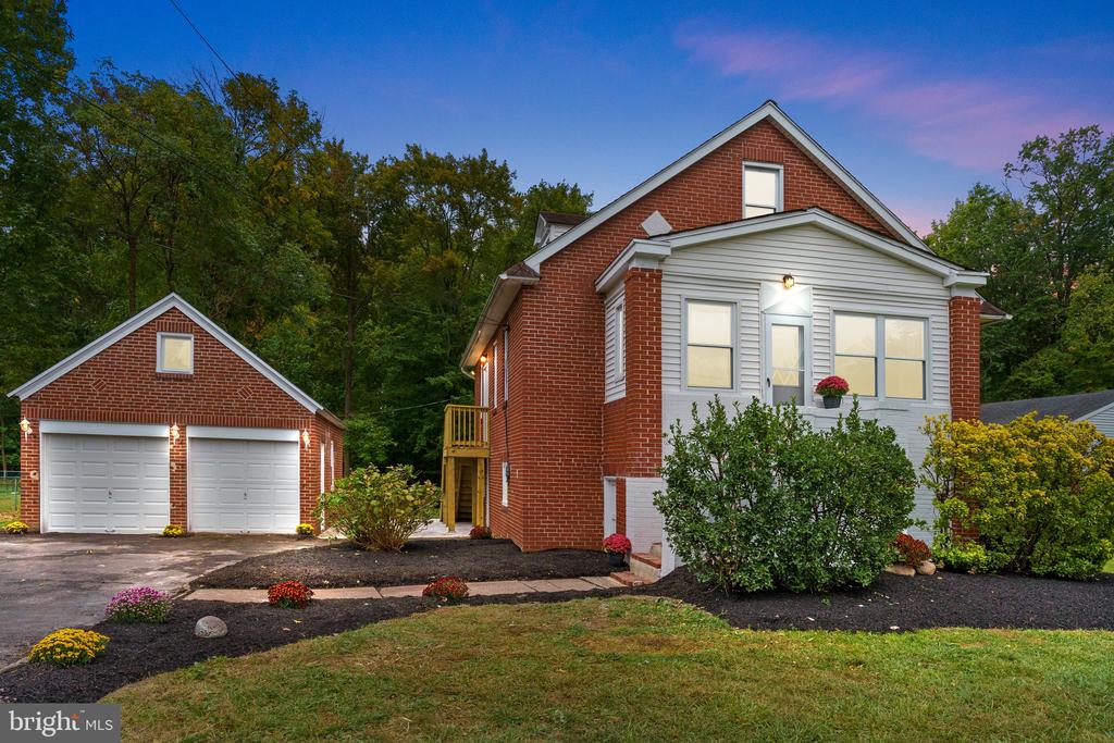 Forrest Ave, Bensalem, PA 19020