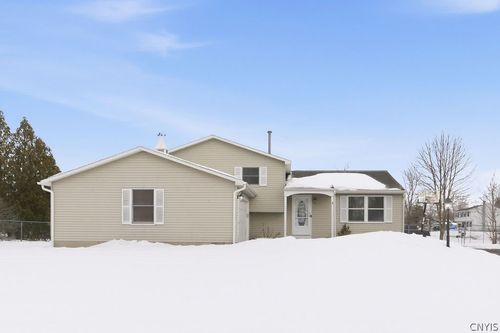 8486 Torchwood Ln, Cicero, NY, 13039-9213 | Card Image