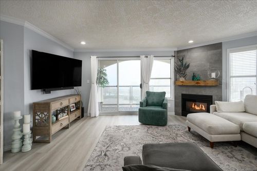 303-220 Island Highway W, Parksville, BC, V9P2P3 | Card Image