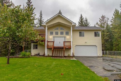 5030 Pond Vista Dr, Juneau, AK, 99801-8782 | Card Image
