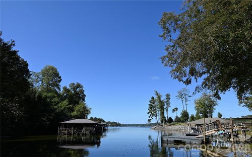 4559 1st St Nw, Hickory, NC, 28601-9660 | Card Image