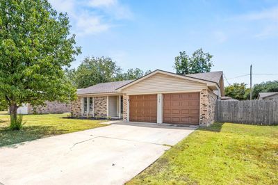 1104 Augusta Road, House other with 3 bedrooms, 2 bathrooms and null parking in Benbrook TX | Image 3