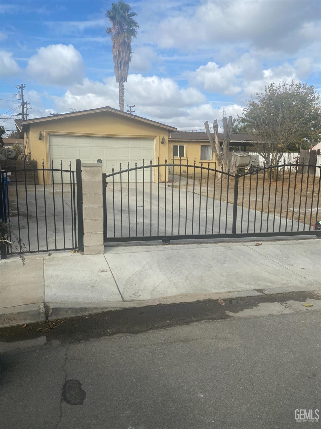 Stover Ave, Bakersfield, CA 93307