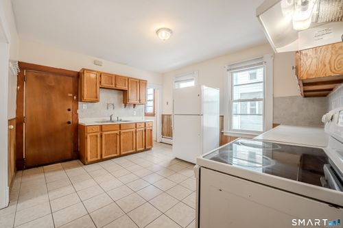 422 Allen St, New Britain, CT, 06053-3363 | Card Image