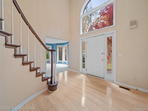 1740 Hidden Valley Ct, Milford, MI, 48380-3337 | Card Image