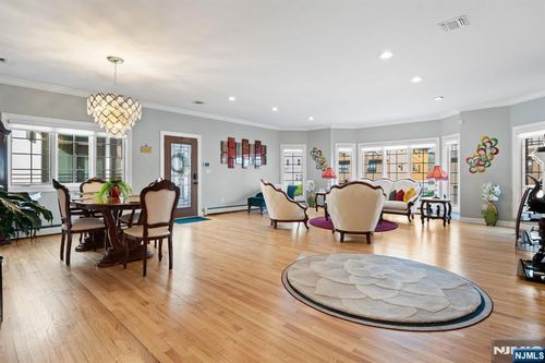 88 Myrtle Ave, Edgewater, NJ, 07020-1406 | Card Image