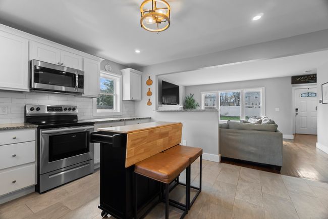 15 Strosberg Rd, House other with 4 bedrooms, 2 bathrooms and 4 parking in Waterford CT | Image 8