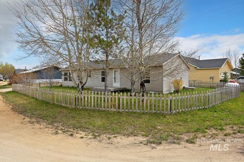 932 S 5th W, Fairfield, ID, 83327-5543 | Card Image