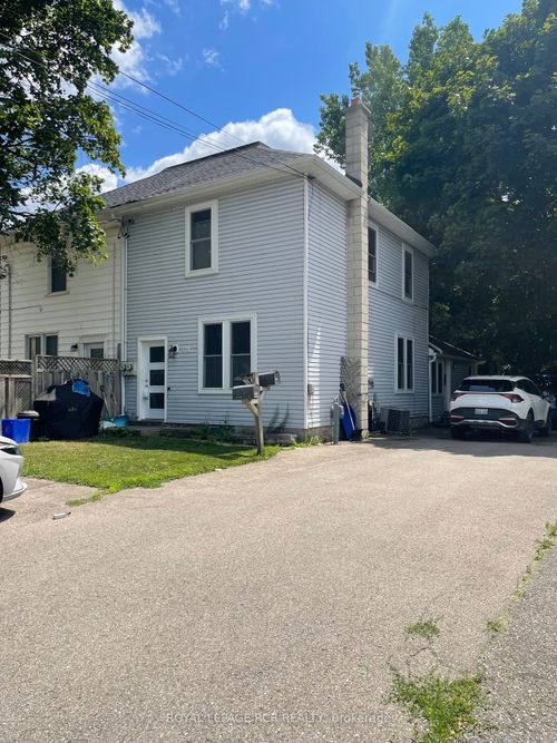 main-floor-124 Poplar Ave, Acton, ON, L7J2E2 | Card Image