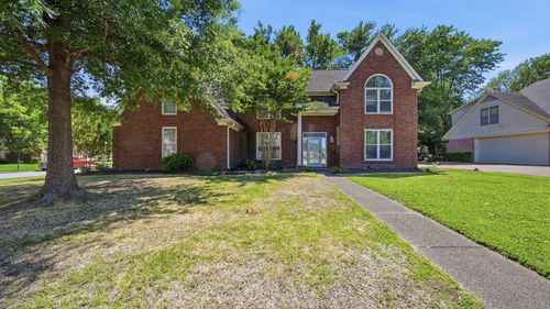 8905 Bridlewood Ln, Cordova, TN, 38016-4055 | Card Image