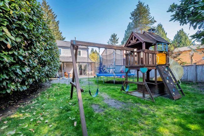 12005 Mcintyre Court, House other with 4 bedrooms, 1 bathrooms and 2 parking in Maple Ridge BC | Image 26
