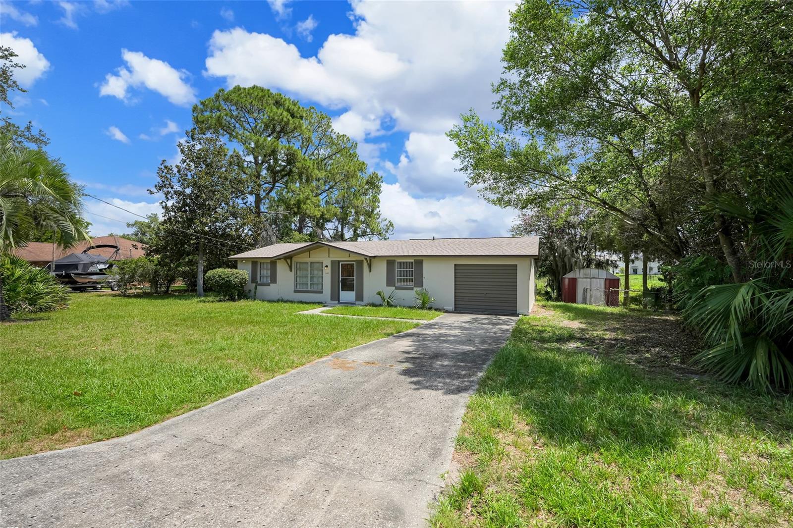 Residential in DELTONA 3