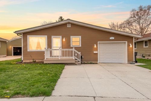 712 Carpenter Street, Plymouth, WI, 53073 | Card Image