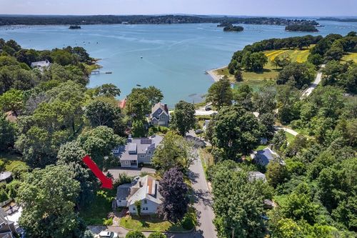 21 Surry Rd, Hingham, MA, 02043-1031 | Card Image