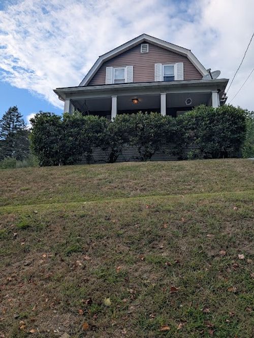 179 Main St, Petrolia, PA, 16050-3017 | Card Image