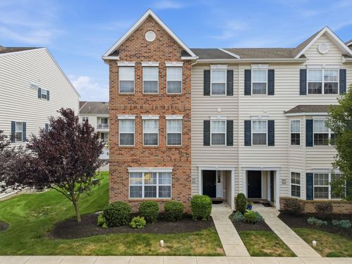 100-l-3041 Davenport Way, PENNSBURG, PA, 18073-1286 | Card Image