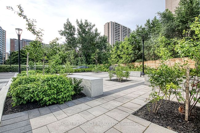 402 - 10 Wilby Cres, Condo with 2 bedrooms, 2 bathrooms and 1 parking in York ON | Image 38