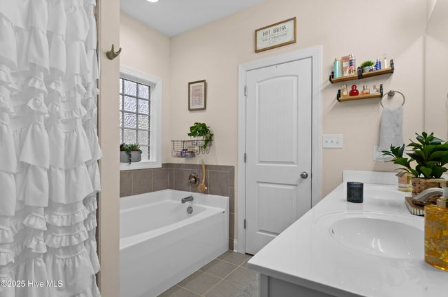 140 W Huckleberry Way, House other with 3 bedrooms, 2 bathrooms and 2 parking in Rocky Point NC | Image 41